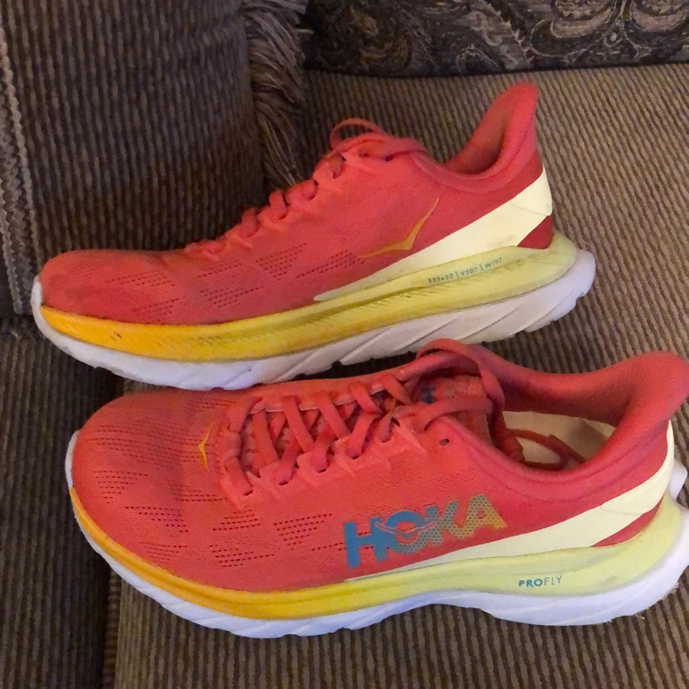 Ladies Hoka  Mach Running Shoes Sz 7
